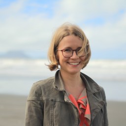 Enni Amanda Tuomisalo on Self-Publishing